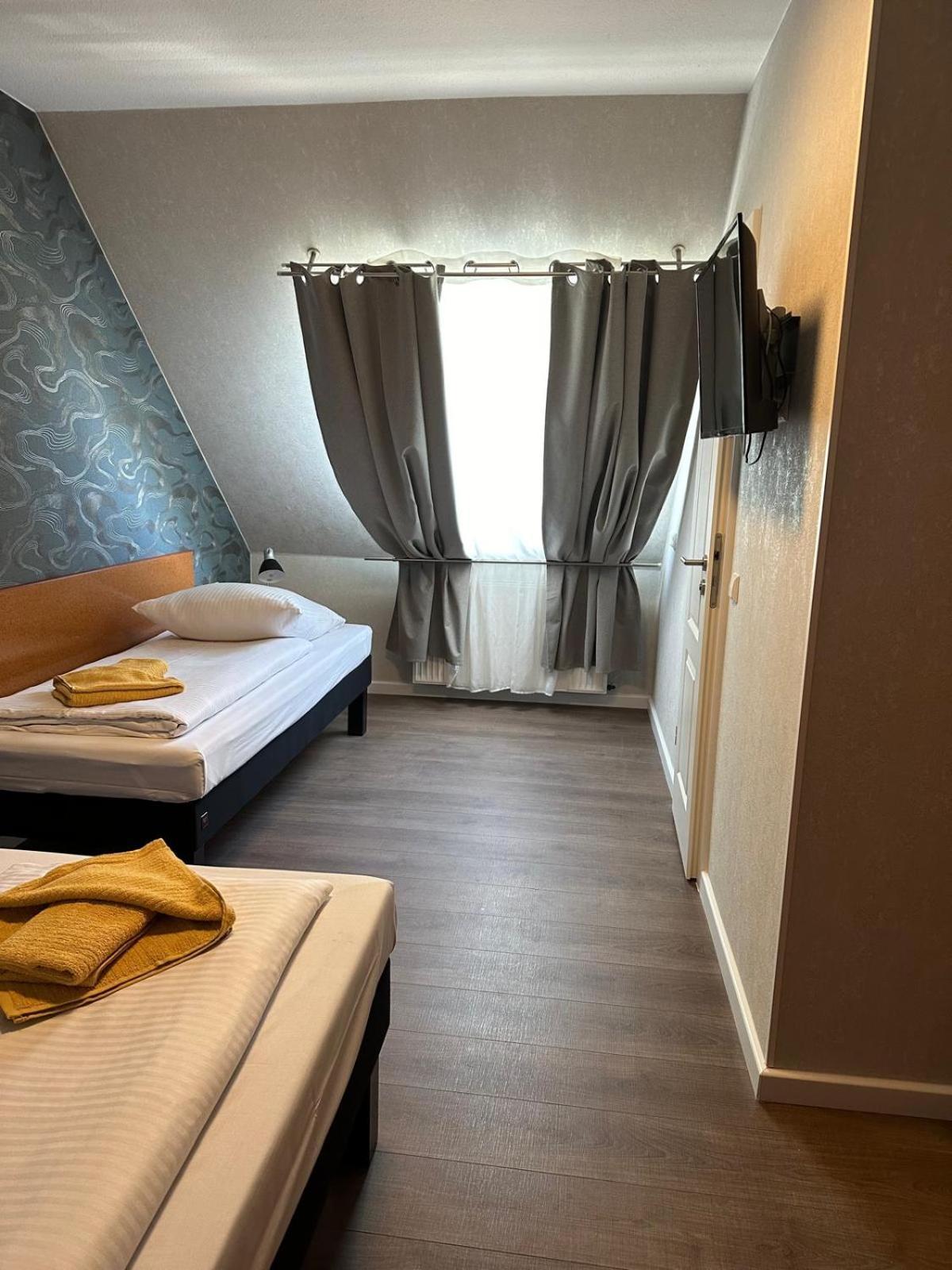 Hotel Pirol Берлин Экстерьер фото