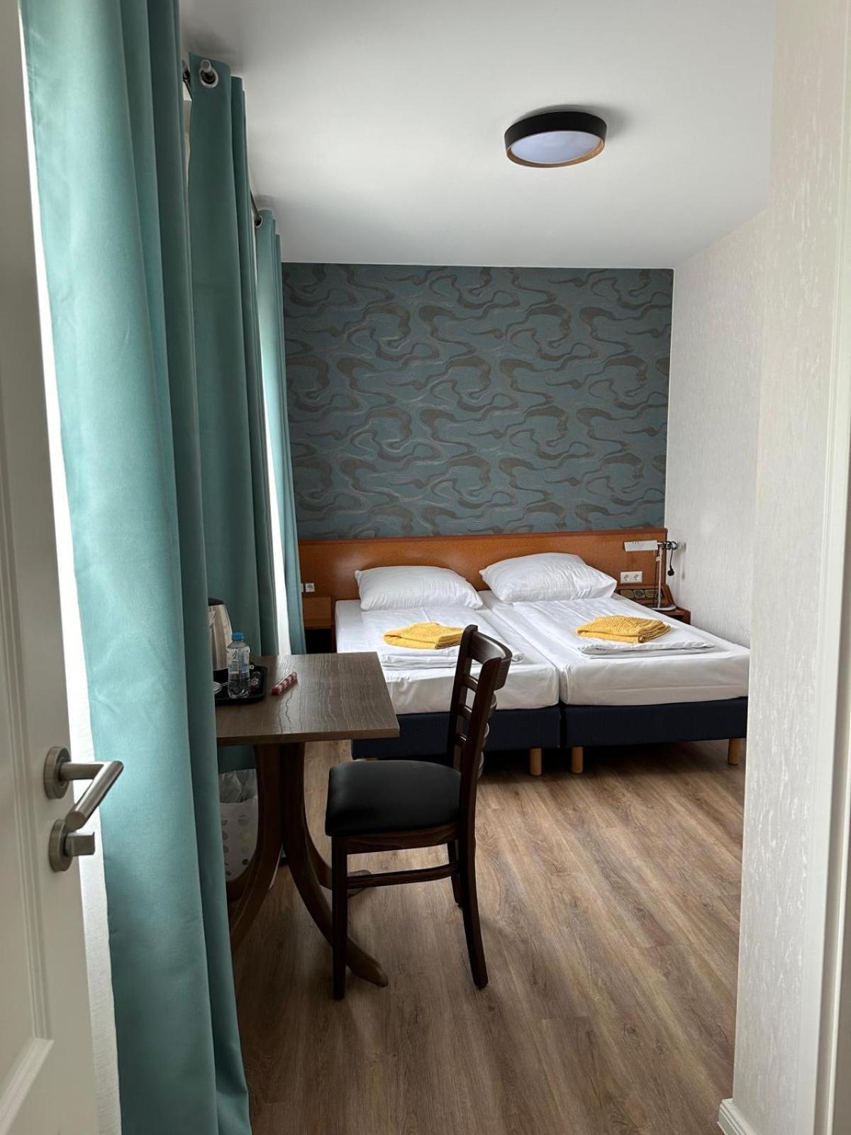 Hotel Pirol Берлин Экстерьер фото